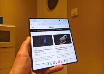Max Jambor: Samsungs tredelade smartphone kommer inte presenteras på ett bra tag