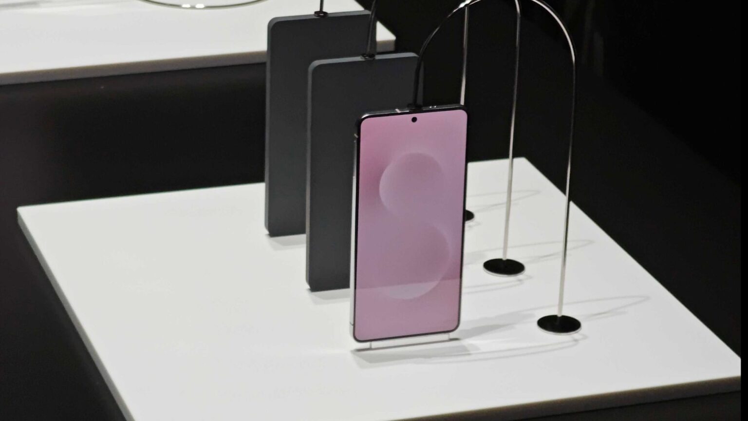 Samsung Galaxy S26 Edge sägs få knapp ökning i batterikapacitet