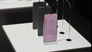 samsung-teases-super-thin-galaxy-s25-edge-phone_bk33.1920