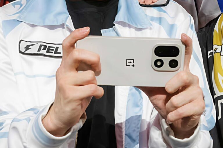 OnePlus-15-real-life-image-2 (1)